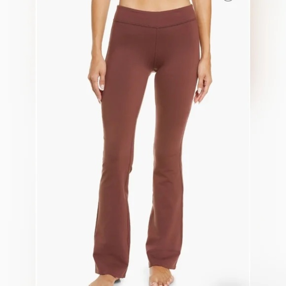 Alo Yoga Women's Airbrush Low Rise Bootcut Leggings